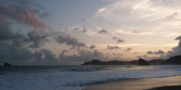 Sejarah Pantai Goa Cina