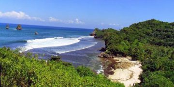 Surga Kecil di Sumbermanjing Wetan itu Bernama Pantai Mini