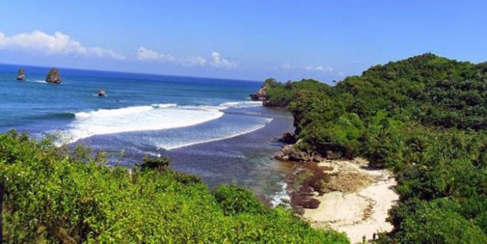 Surga Kecil di Sumbermanjing Wetan itu Bernama Pantai Mini