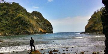 Keindahan Pantai Tengger yang Masih Misterius