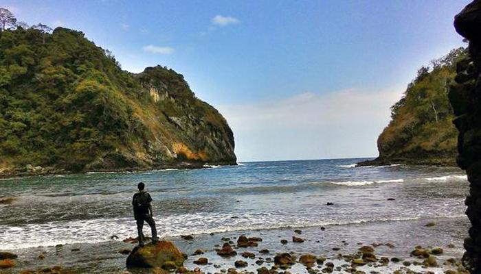Keindahan Pantai Tengger yang Masih Misterius