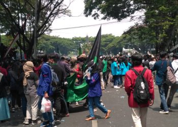 Malang Memanas, Aksi Demonstran Diluar Kendali
