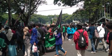 Malang Memanas, Aksi Demonstran Diluar Kendali