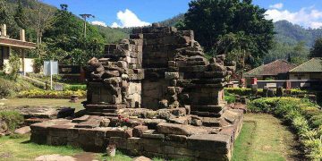 Candi Songgoriti (Instagram: ivansujatmoko_)