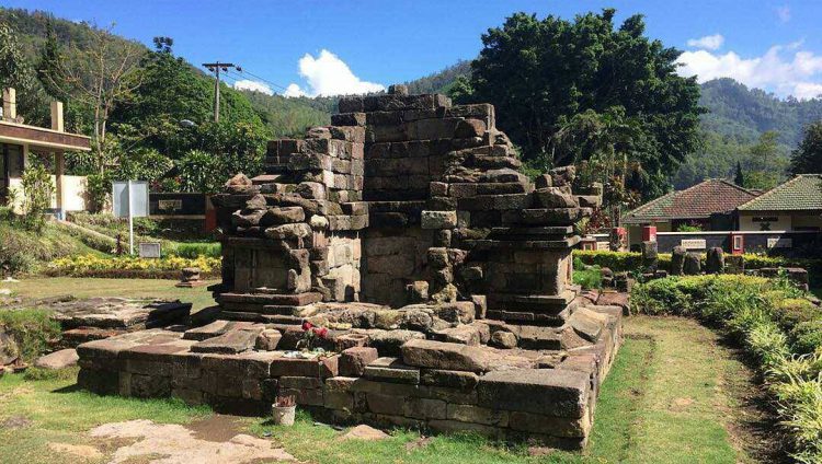 Candi Songgoriti (Instagram: ivansujatmoko_)