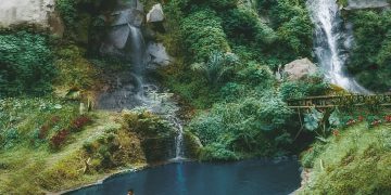 Ke Coban Putri Batu dan Rasakan Sensasi Mandi Ala Ken Dedes