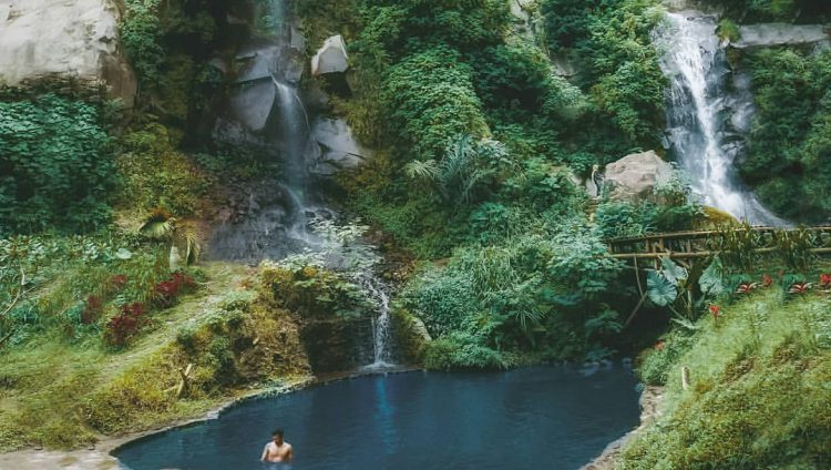 Ke Coban Putri Batu dan Rasakan Sensasi Mandi Ala Ken Dedes