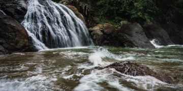 Pantai Banyu Anjlok Kabupaten Malang