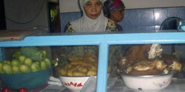 Warung Rujak Cingur Bude Ruk, Legendaris Sejak 1960