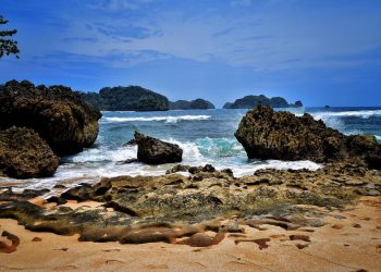 Lokasi dan Harga Tiket Pantai Watu Pecah di Kabupaten Malang