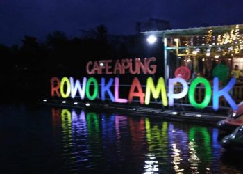 Cafe Apung Rowo Klampok