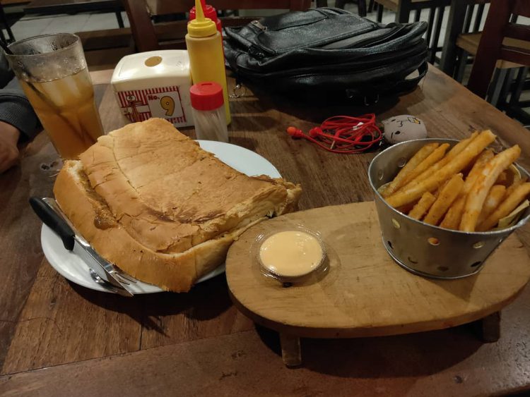 Wisata kuliner dengan Porsi Jumbo di Malang Raya