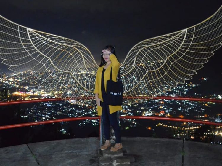 Berburu Foto Instagramable di Taman Langit Batu