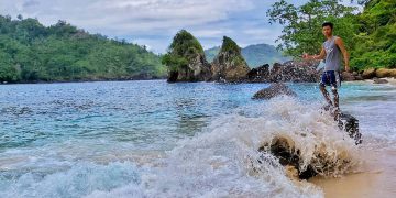 Pantai Wedi Putih, Sebuah Surga Tersembunyi yang Mirip Raja Ampat