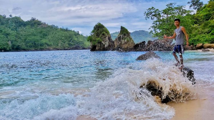 Pantai Wedi Putih, Sebuah Surga Tersembunyi yang Mirip Raja Ampat