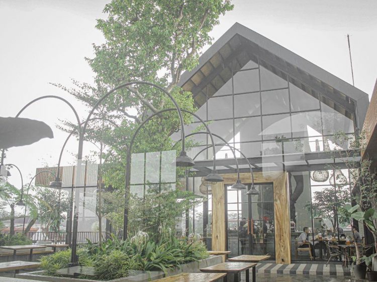 Nongkrong Rooftop di Sivaraja's Secret Garden Malang
