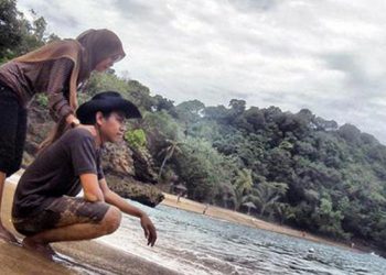 Pantai Teluk Putri, Eksotisme Sebelah Pantai Ngliyep