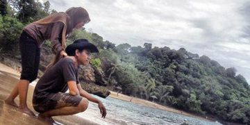 Pantai Teluk Putri, Eksotisme Sebelah Pantai Ngliyep