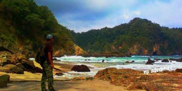 Pantai Weden Cilik, Ukir Namamu di Atas Pasirnya