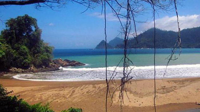 Surga Tersembunyi di Sumbermanjing Wetan Itu Bernama Pantai Pancer