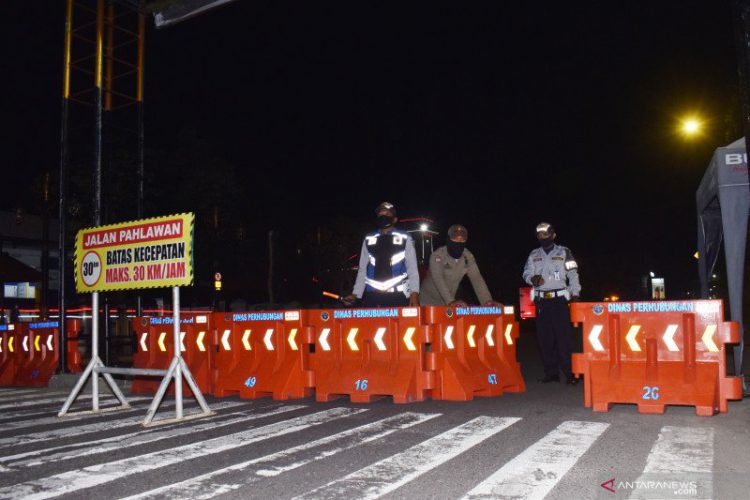 Jam Malam Malang