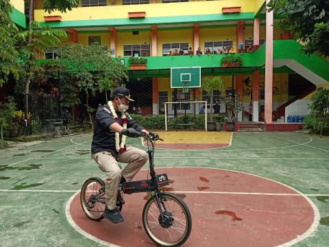 Bung Edi bersepeda E-Bike
