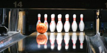 Bowling © Michelle McEwen