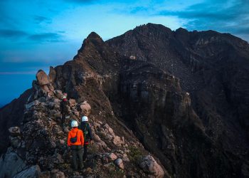 Gunung Raung.
Instagram @bang_harlen