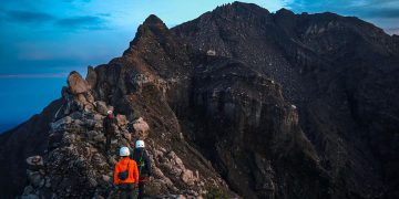 Gunung Raung.
Instagram @bang_harlen
