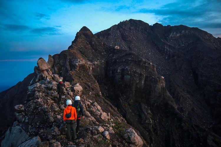 Gunung Raung.
Instagram @bang_harlen