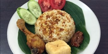 Nikmatnya Nasi Tutug Oncom di Warung Katumbiri Malang