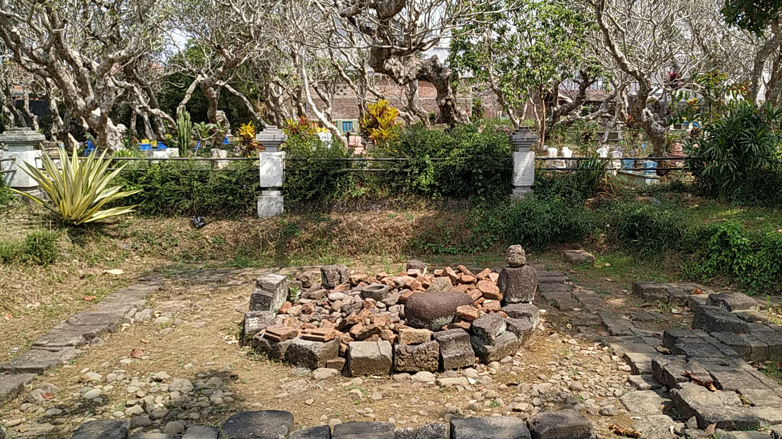candi karangbesuki