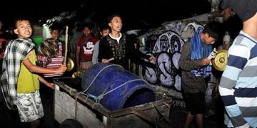 Tradisi Patrol Bangunkan Orang Sahur yang Nyaris Punah