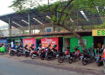 Ayo Ngabuburit ke Kompleks Penjual Es Dempo Malang