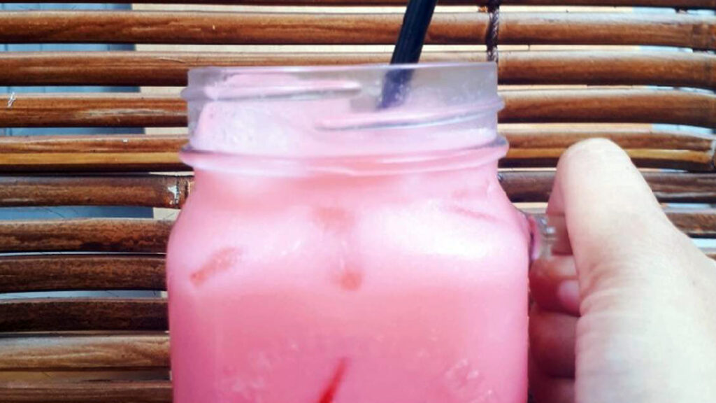 Resep Bikin Es Pink Lava Sendiri, Yuk Dicoba!