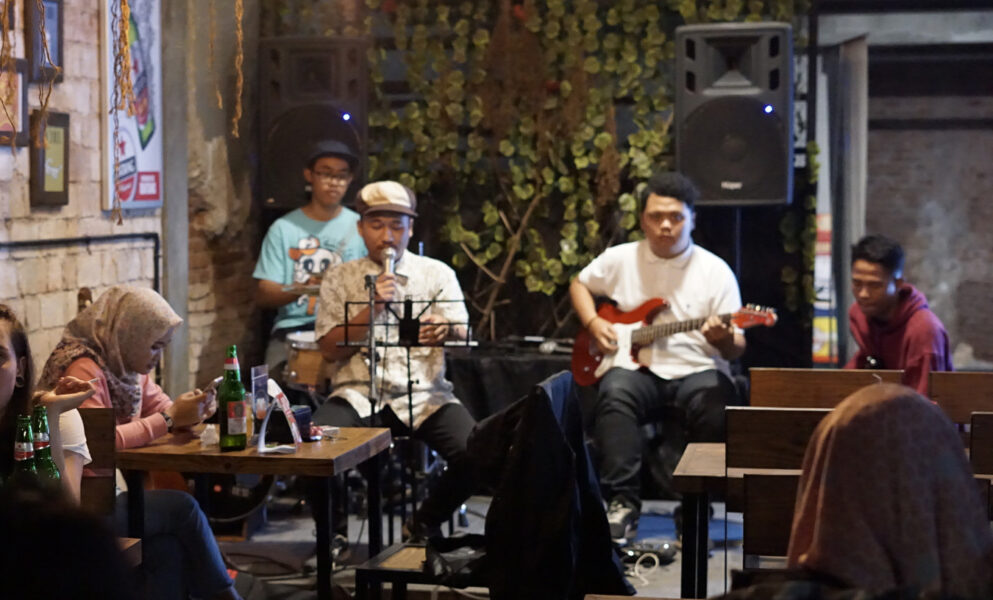 Rust Bar & Cafe © Nabil Marfadie