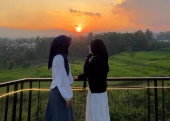 Malang Skyland memanfaatkan media sosial untuk memperkuat promosi wisata di era digital.