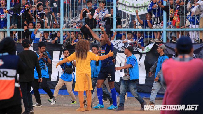 Laga Arema Lawan Persib dan Persebaya Berbuah Denda