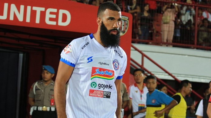 Sylvano Comvalius Siap Bantu Proses Adaptasi Takafumi Akahoshi