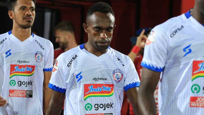 Ricky Kayame Memohon Maaf pada Aremania