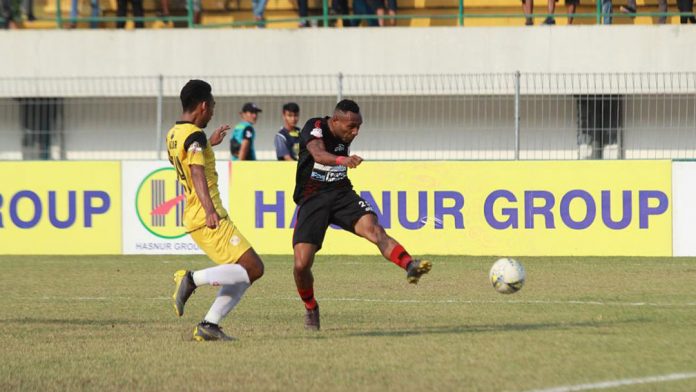 Persipura kalahkan Barito telak 4-0.