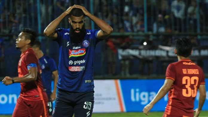 Alasan Penalti Diambil Sylvano Comvalius, Bukan Makan Konate
