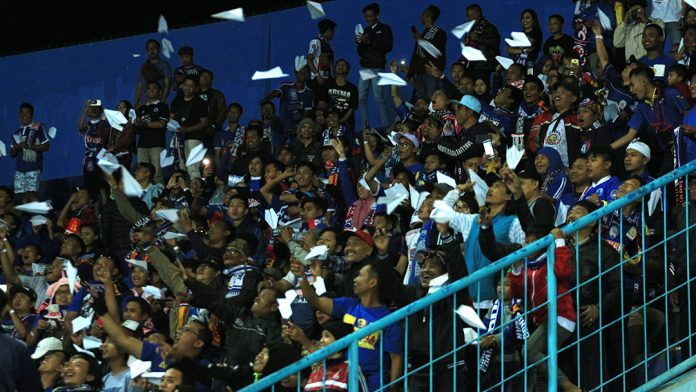 Panpel Arema: Pelemparan Terjadi karena Wasit Tak Konsisten