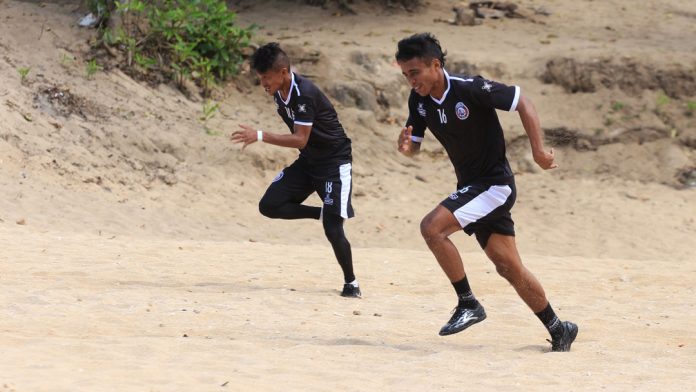 Arema Agendakan Latihan Fisik di Pantai