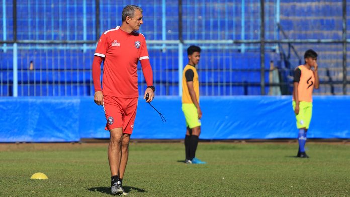 Milo Tak Ingin Gawang Arema Mudah Kebobolan oleh Persela