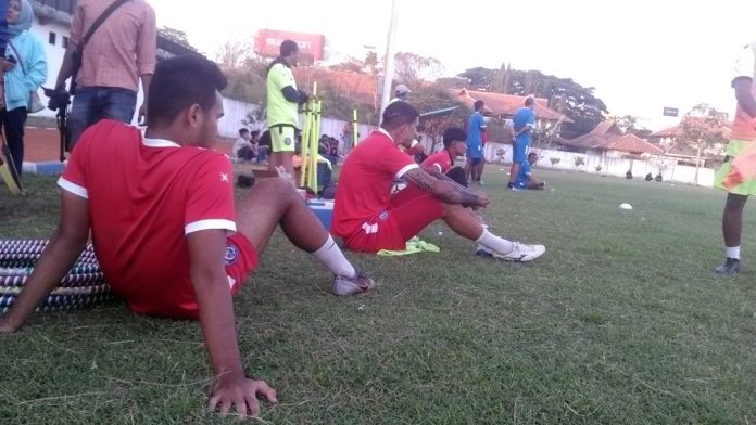 Usai Sesi Game Latihan, Tiga Penggawa Arema Menepi