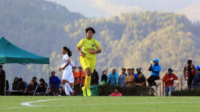 Ditelepon Kurnia Meiga, Kiper Arema Putri Sampai Tak Bisa Berkata-kata