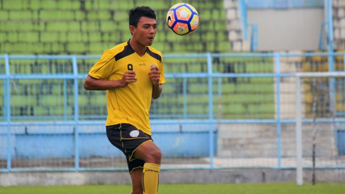 Mengenang Debut Dedik Setiawan Bersama Arema