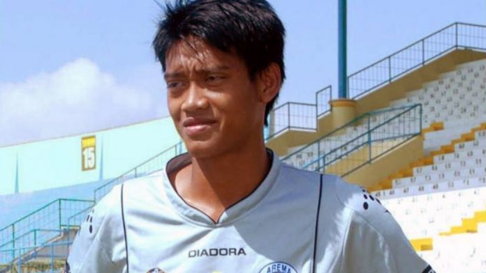 Kurnia Meiga Selalu Masuk Best Starting XI Arema Favorit Aremania