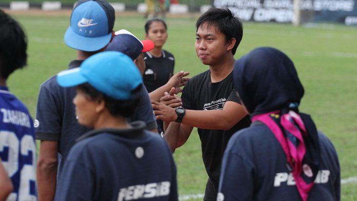Alief Syafrizal Curhat Tantangan Menjadi Pelatih Arema Putri